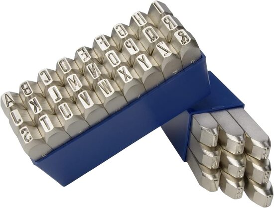 Gravurem sitamie burtu un ciparu cirtņi 6mm, 0-9, A-Z