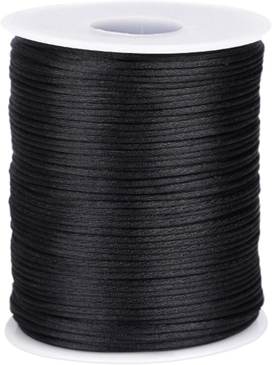1,5 mm x 92 m poliestera aukla rokdarbiem, melna