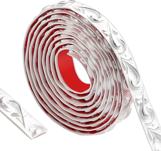 Pielīmējama sienas līste ar vintage rakstu, balta