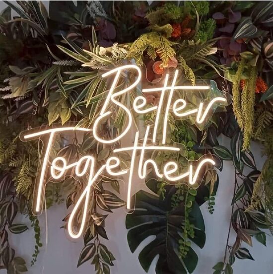 Neona izkārtne Better together