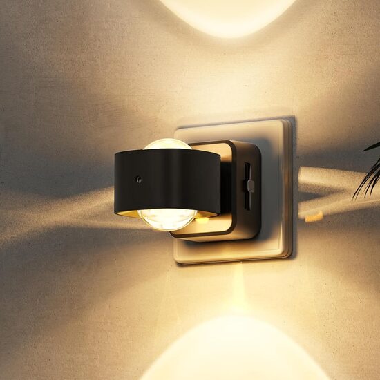 Kontaktligzdas lampiņa ar krēslas sensoru, grozāma