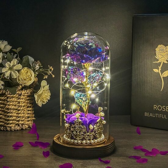 Mūžīgā roze ar LED apgaismojumu stikla kupolā