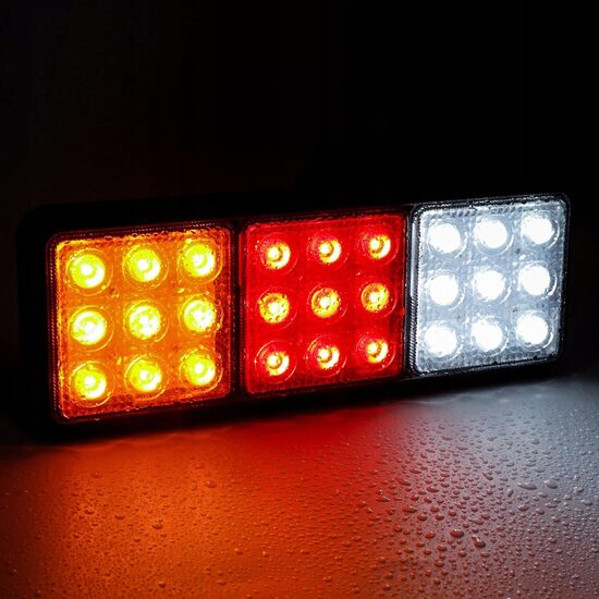  Piekabes aizmugurējie lukturi 12V/24V, 27 LED, E24, 2 gabali